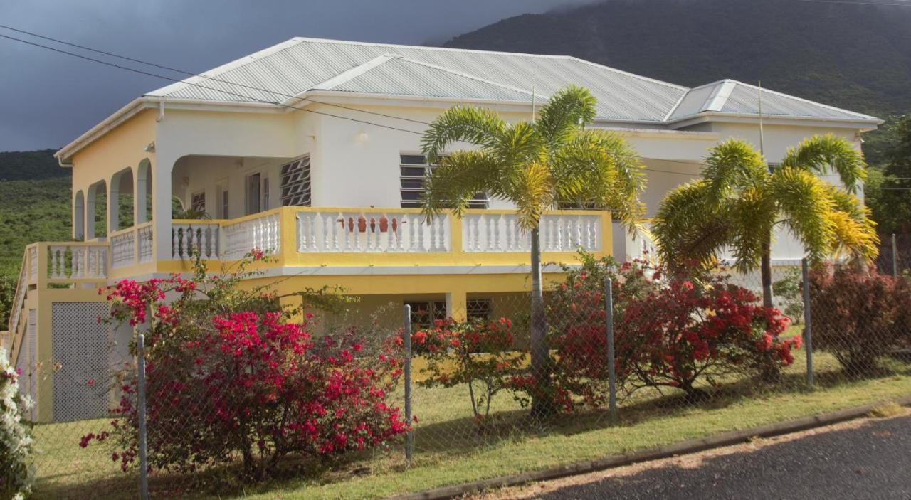Villa Benito Nevis Eksteriør billede