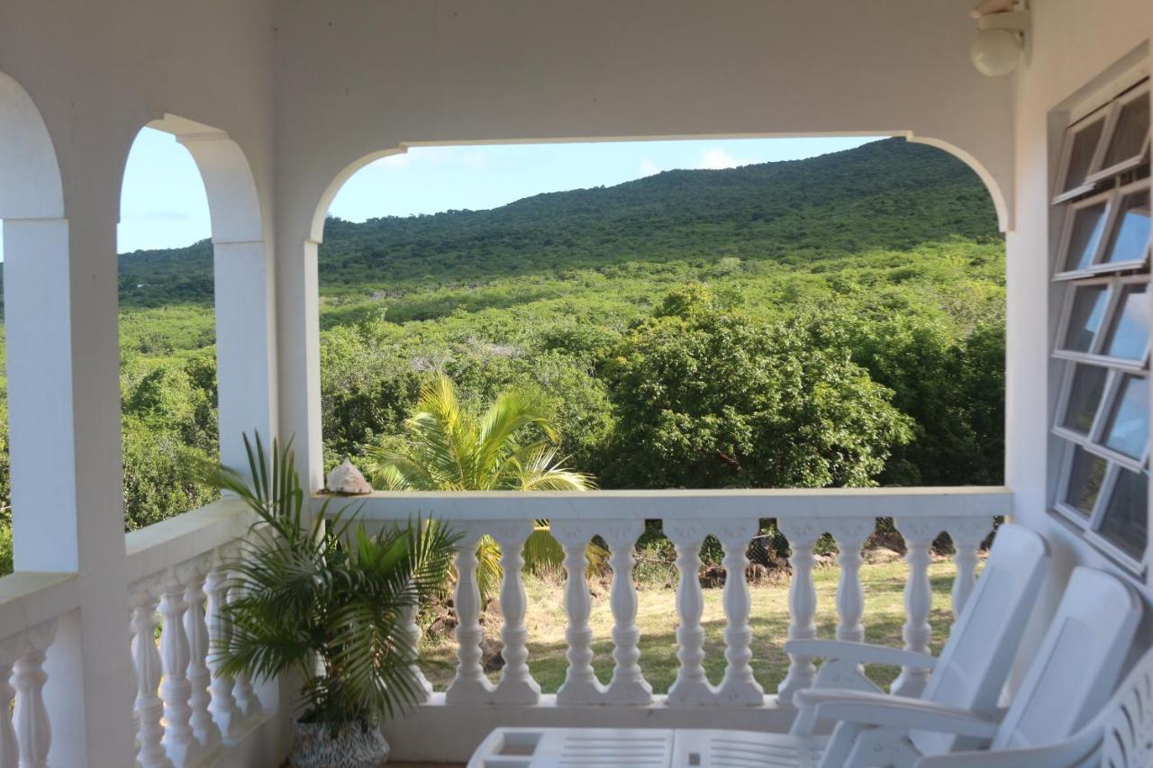 Villa Benito Nevis Eksteriør billede
